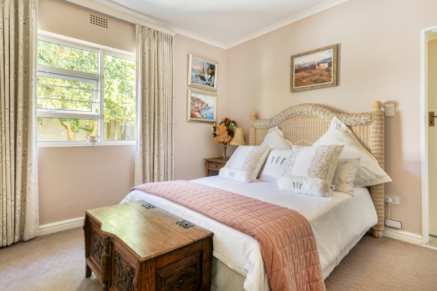 4 Bedroom Property for Sale in Constantia Western Cape